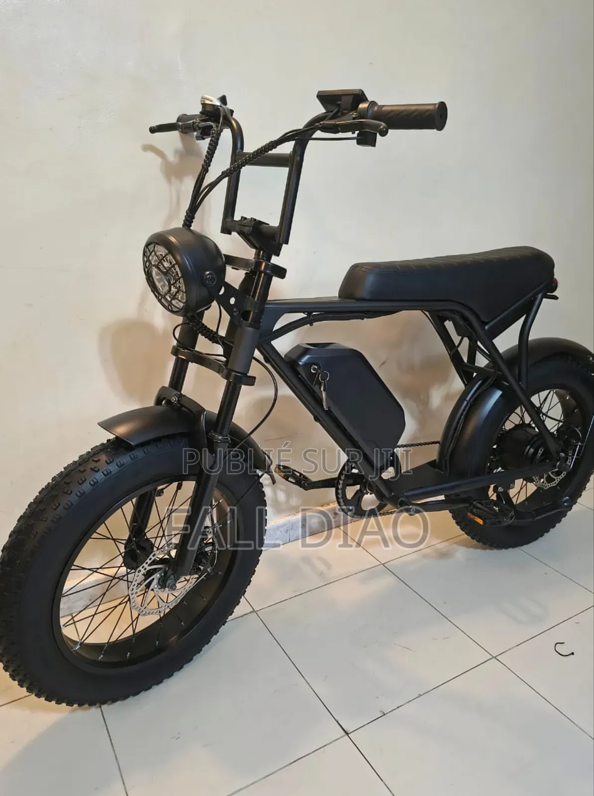 Nouveau Autre 2025 Noir