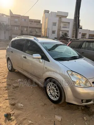 Toyota Verso 2011 Gris