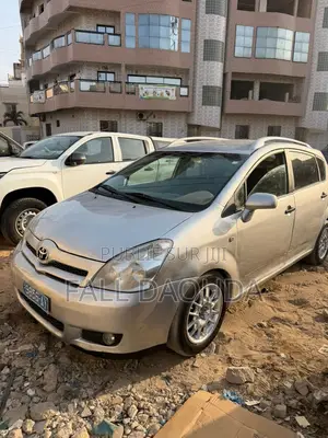 Toyota Verso 2011 Gris