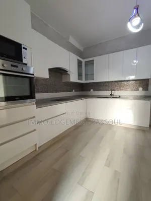 3chbre Appartement dans , Yoff à Louer