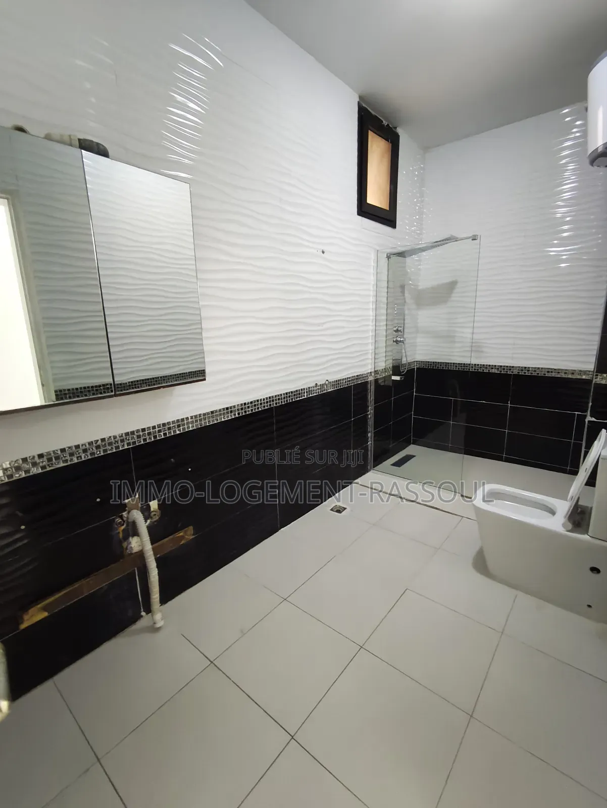 3chbre Appartement dans , Yoff à Louer