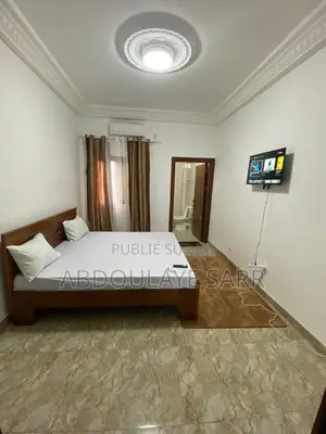 Meublé 3chbre Chambre et salon dans Rijâl Business, Almadies à Louer