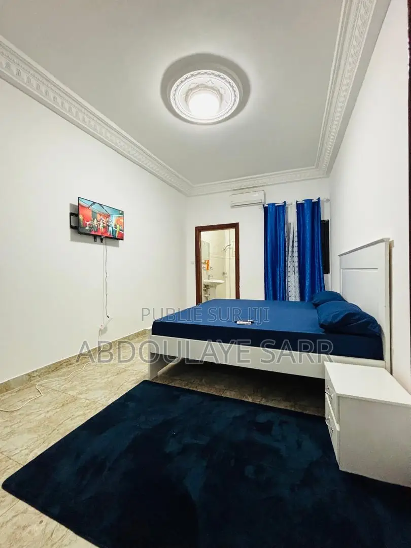 Meublé 3chbre Chambre et salon dans Rijâl Business, Almadies à Louer