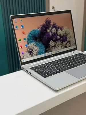 Nouveau Ordinateur portable HP ProBook 440 8GB AMD Ryzen 5 SSD 256GB