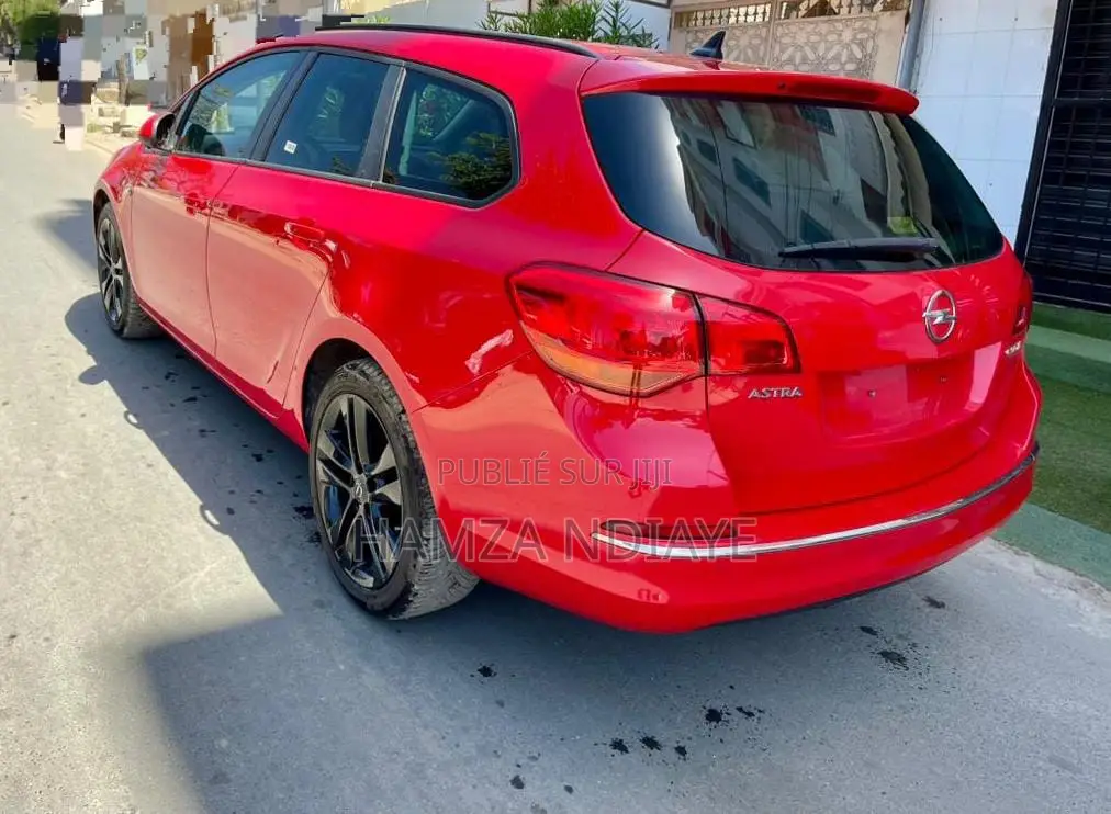 Opel Astra 2016 Rouge