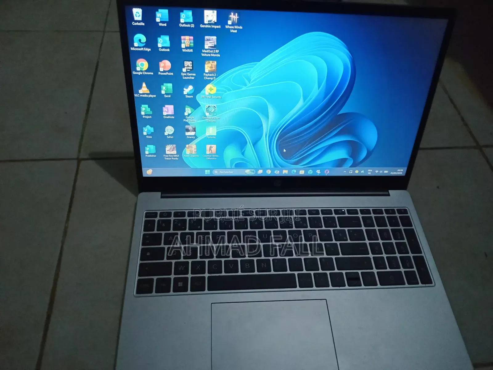 Nouveau Ordinateur portable HP 255 G1 8GB AMD HDD+SSD 512GB