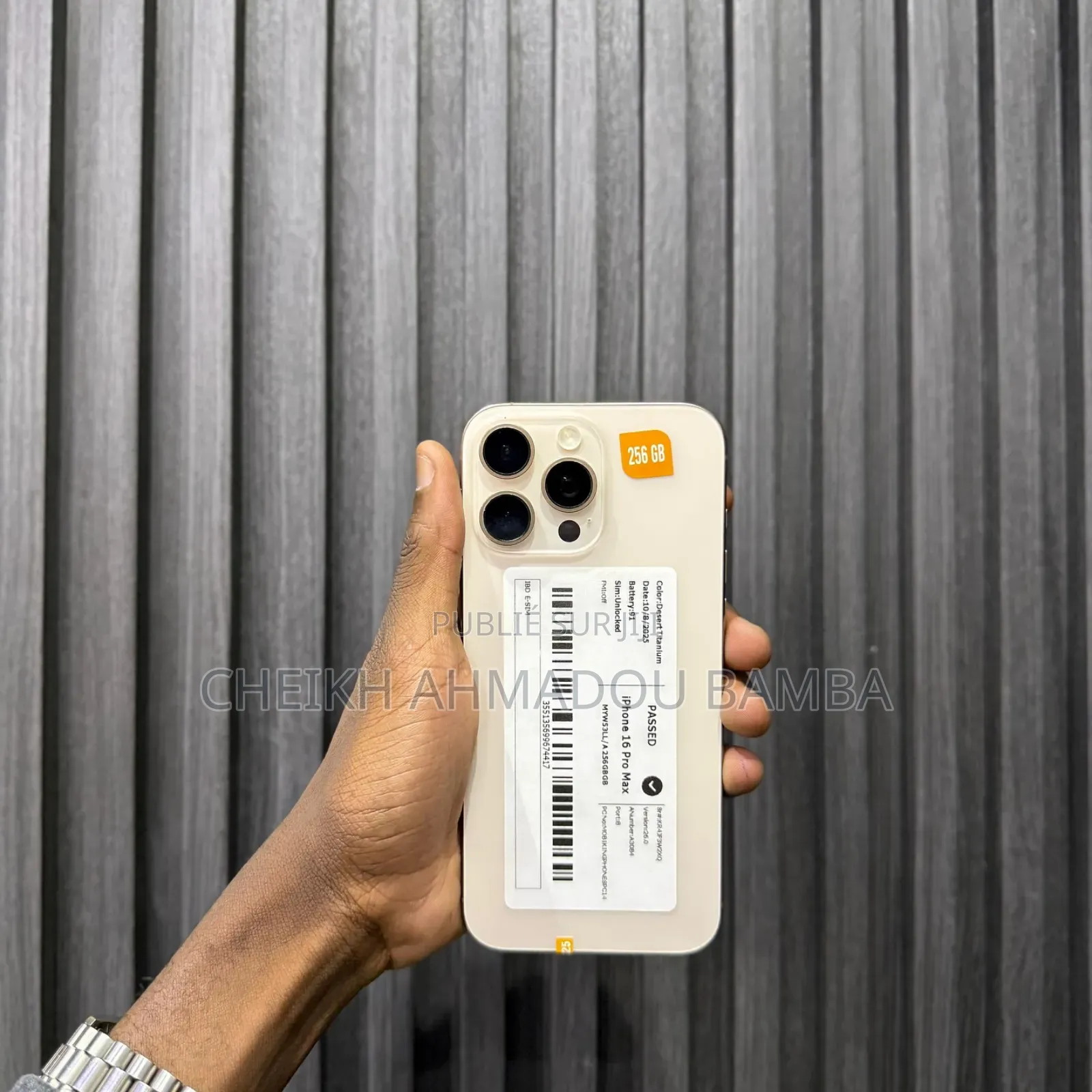 Nouveau Apple iPhone 16 Pro Max 256 GB Doré