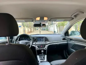 Hyundai Elantra 2017 Beige