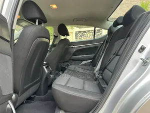 Hyundai Elantra 2017 Beige