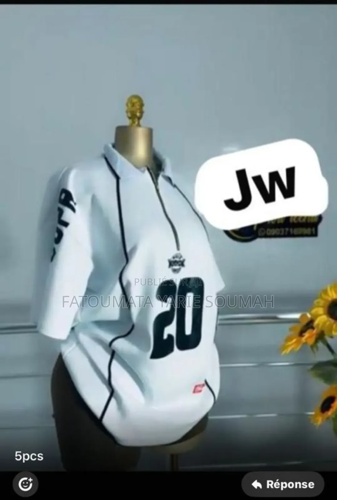 Jogging Et Haut De Toutes Les Couleurs Au Numéro