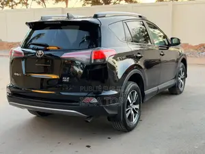 Toyota RAV4 2017 Noir
