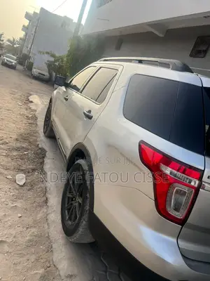 Ford Explorer 2013 Gris