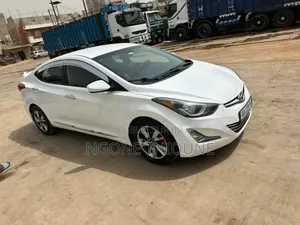 Hyundai Elantra Limited Sedan FWD (1.8L 4cyl 6A) 2013 Blanc