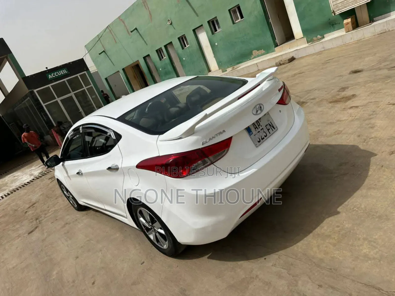 Hyundai Elantra Limited Sedan FWD (1.8L 4cyl 6A) 2013 Blanc
