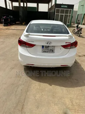 Hyundai Elantra Limited Sedan FWD (1.8L 4cyl 6A) 2013 Blanc