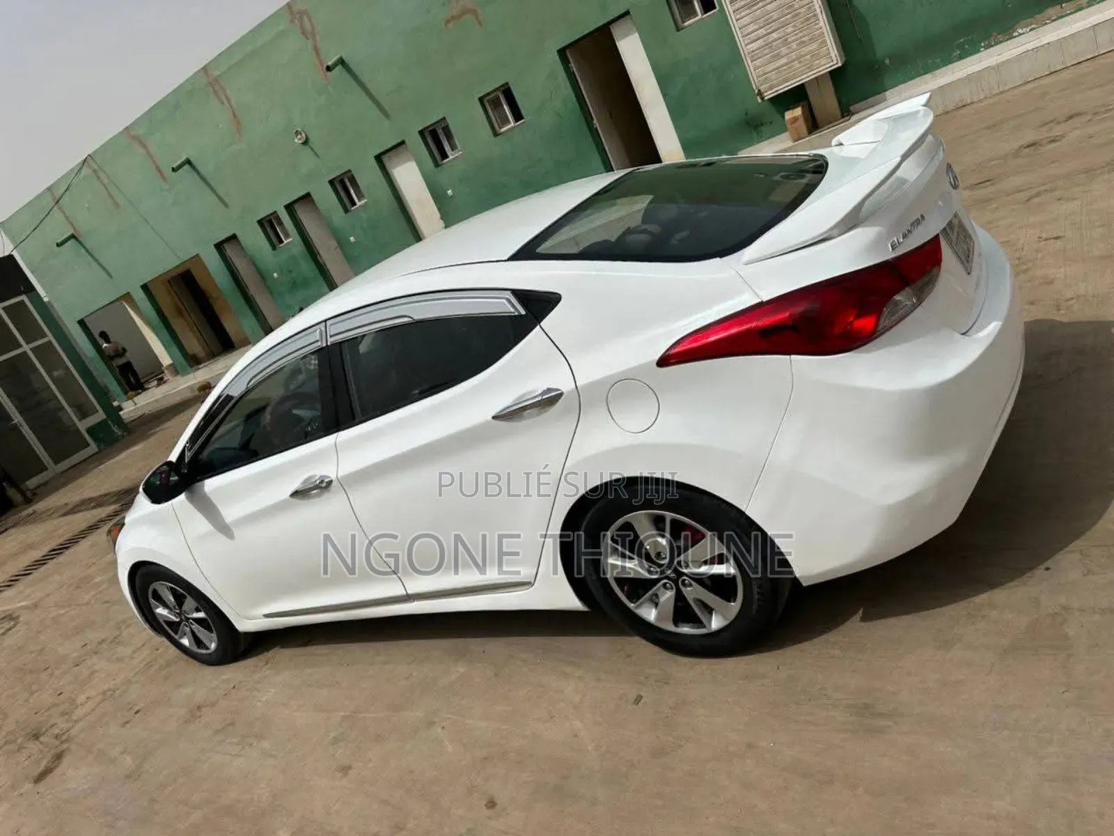 Hyundai Elantra Limited Sedan FWD (1.8L 4cyl 6A) 2013 Blanc