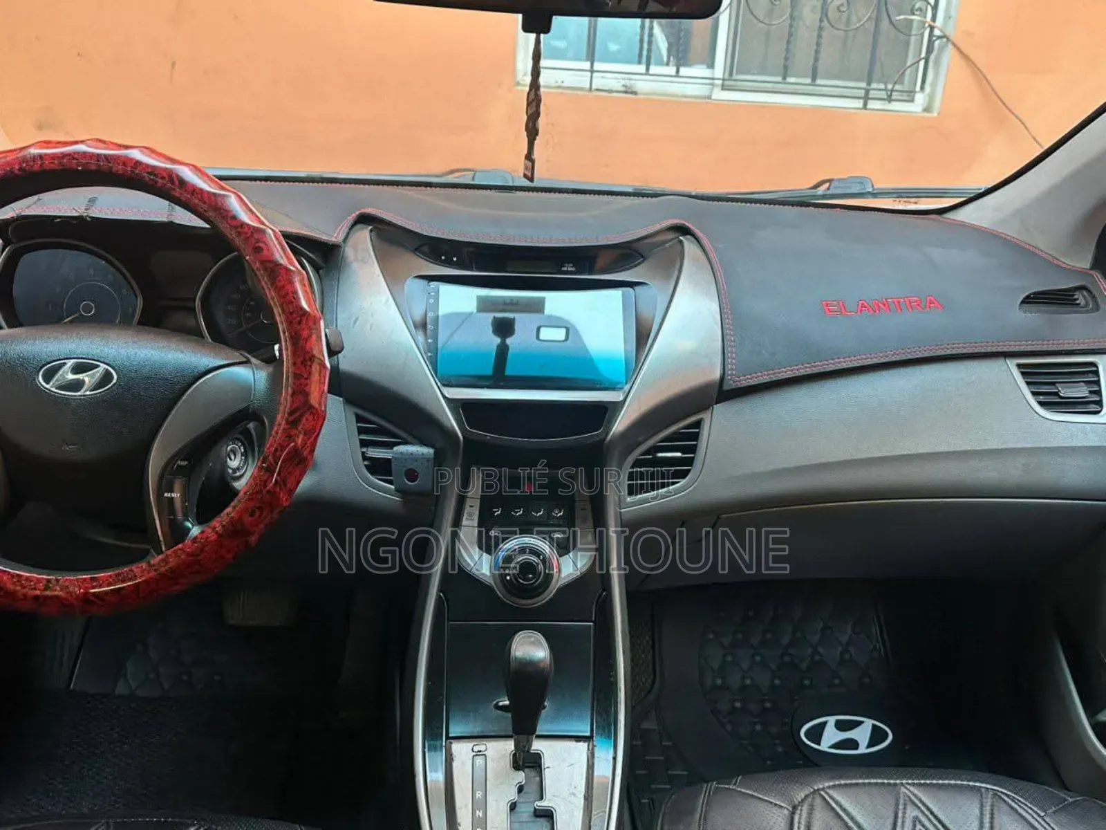 Hyundai Elantra Limited Sedan FWD (1.8L 4cyl 6A) 2013 Blanc