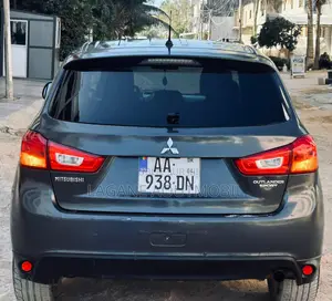Mitsubishi Outlander 2015 Gris