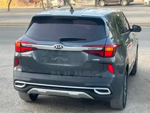 Kia Seltos 2020 Gris