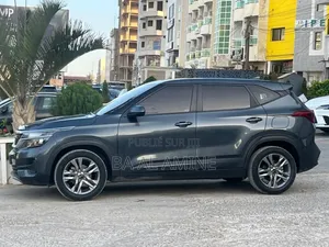 Kia Seltos 2020 Gris
