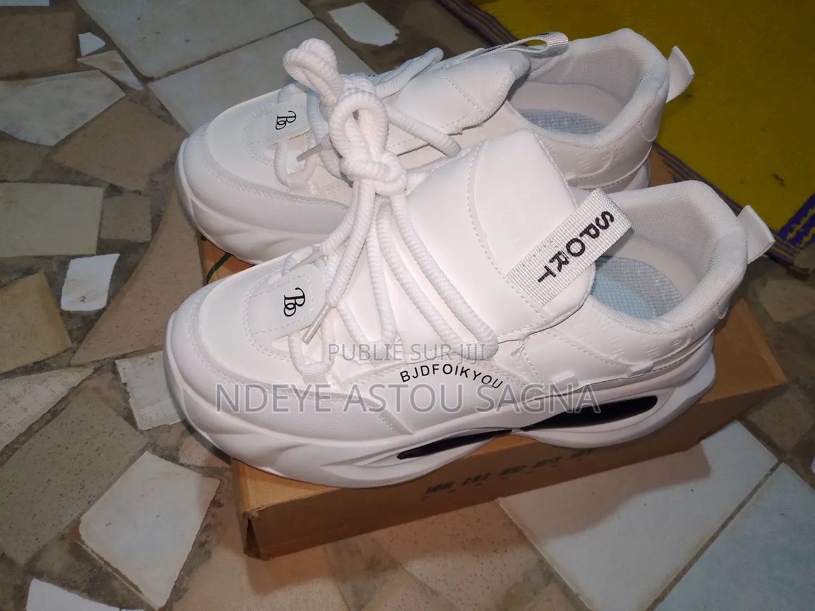 Chaussures Très Classe