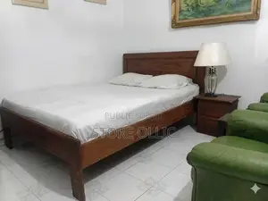 Meublé 1chbre Chambre et salon dans Mermoz Sacré-Cœur à Louer