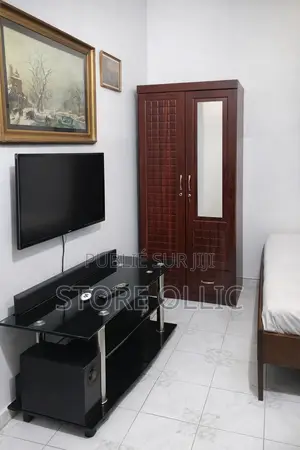 Meublé 1chbre Chambre et salon dans Mermoz Sacré-Cœur à Louer