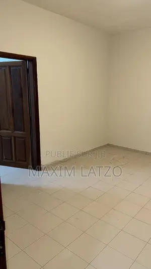 1chbre Studio dans Yoff à Louer