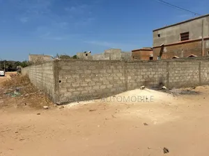 20chbre Villa dans P, Thiès Nord à Vendre