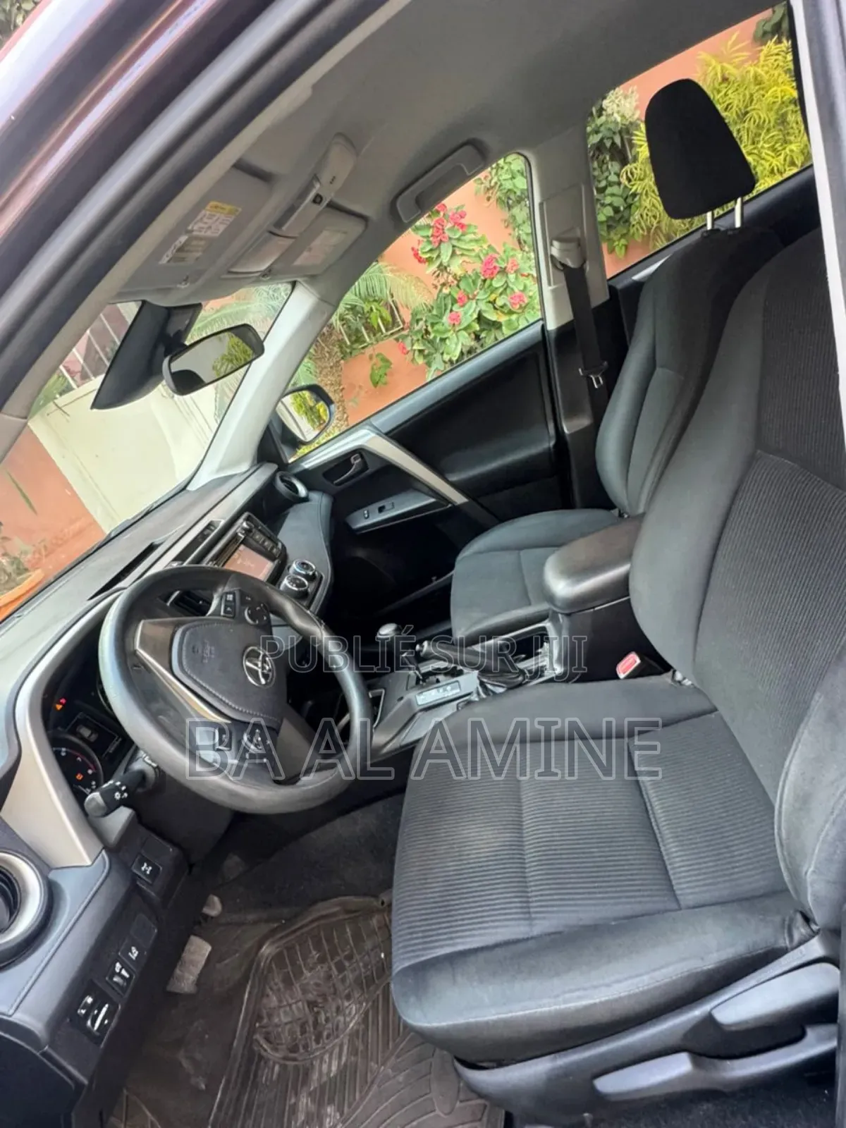 Toyota RAV4 LE 4dr SUV AWD (2.5L 4cyl 6A) 2018 Rouge