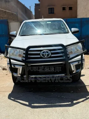 Toyota Hilux 2023 Blanc