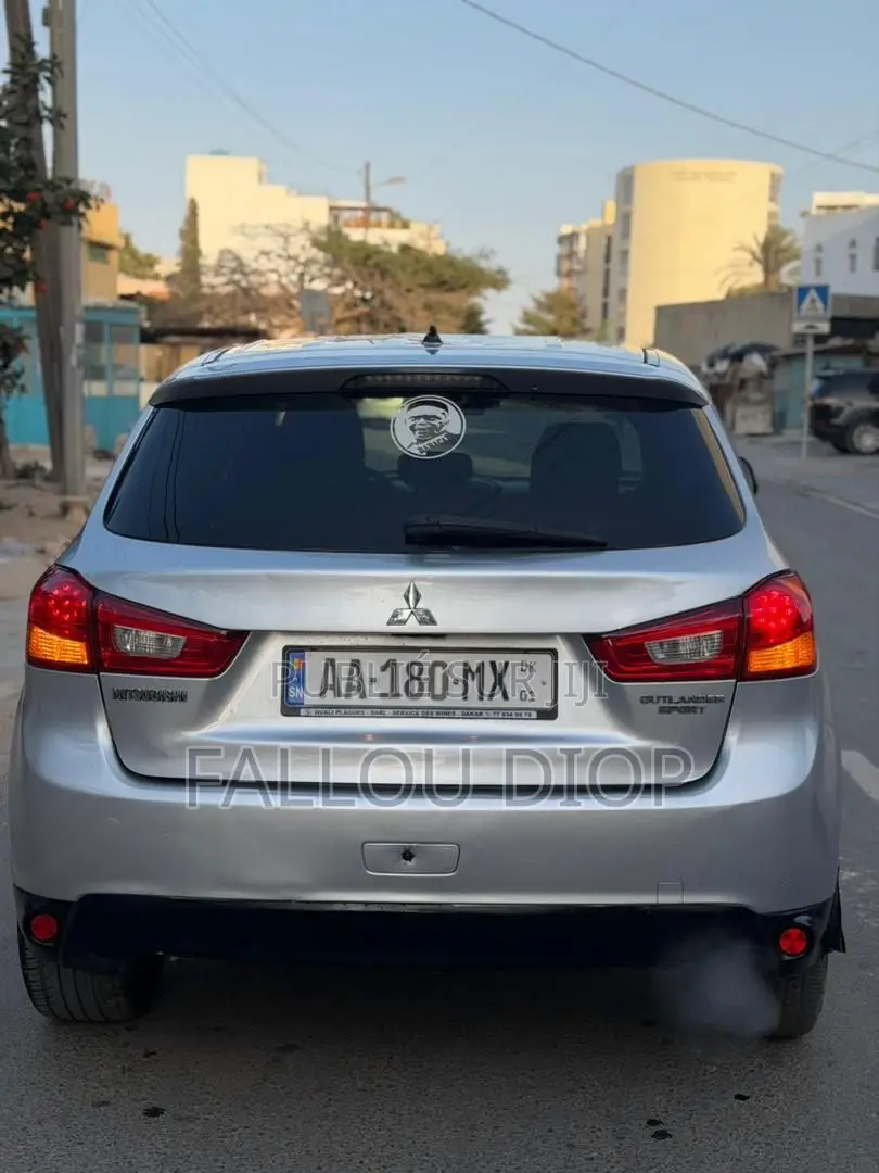 Mitsubishi Outlander 2016 Gris