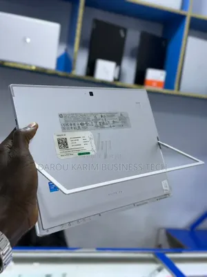 Nouveau Ordinateur portable HP Elite X2 G8 8GB Intel Core i5 SSD 256GB