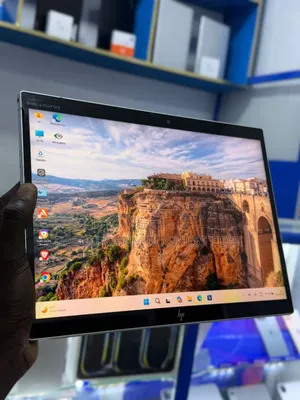 Nouveau Ordinateur portable HP Elite X2 G8 8GB Intel Core i5 SSD 256GB