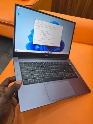 Nouveau Huawei MateBook HZ-W19 8GB Intel Core i5 SSD 512GB