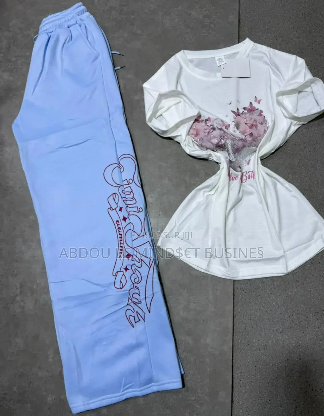Ensemble Jogging Pour Femme Disponible