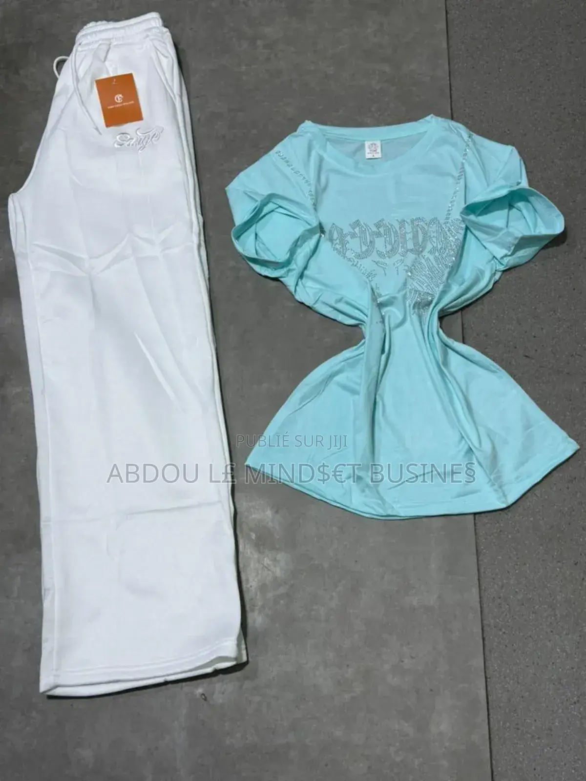 Ensemble Jogging Pour Femme Disponible