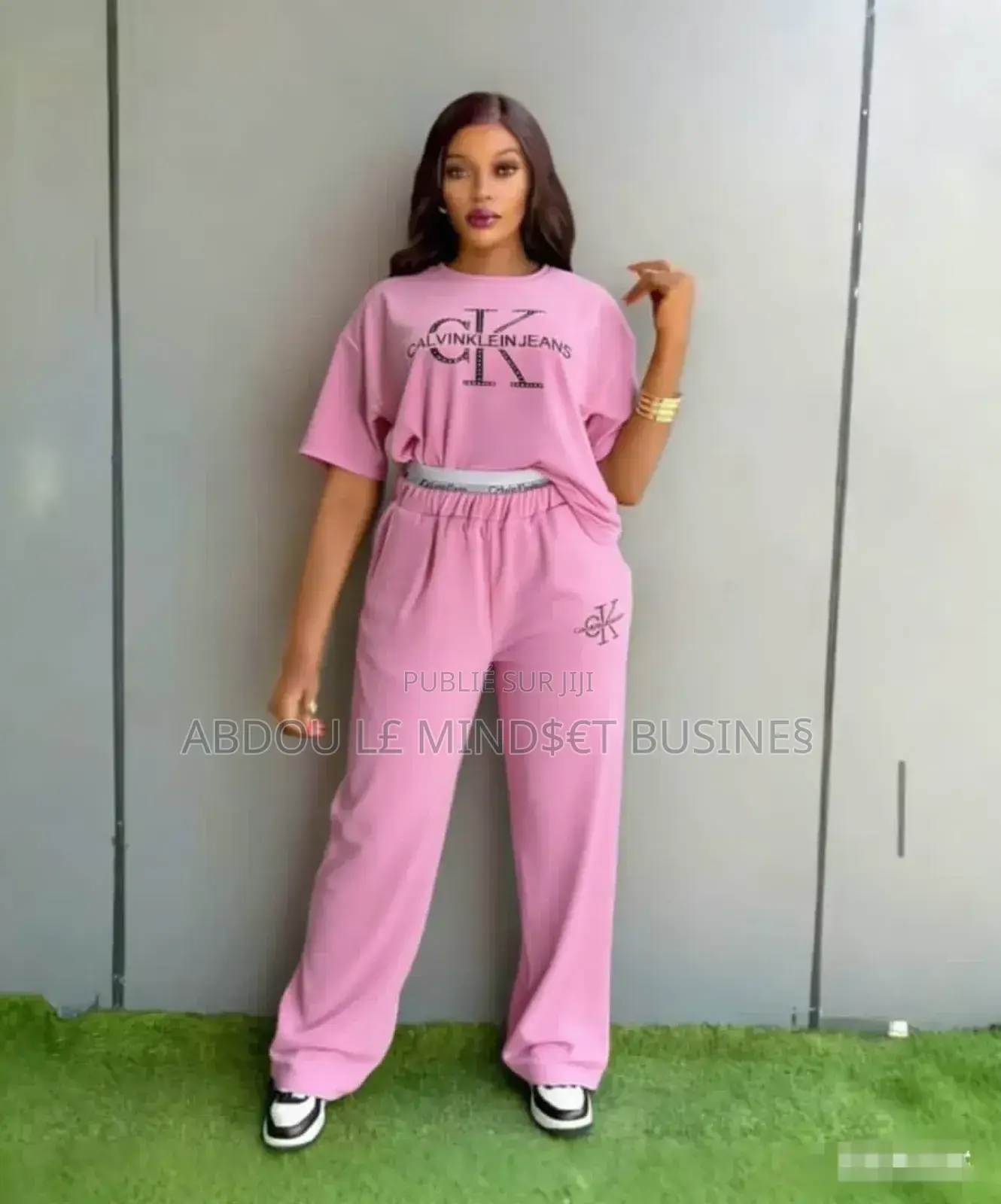 Ensemble T-Shirt Bas Large Disponible