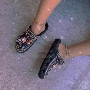 Crocs Pour Filles Disponible