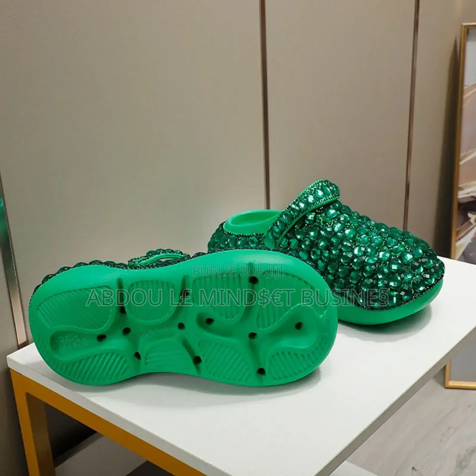 Crocs Original Qualité Pour Femme Disponible