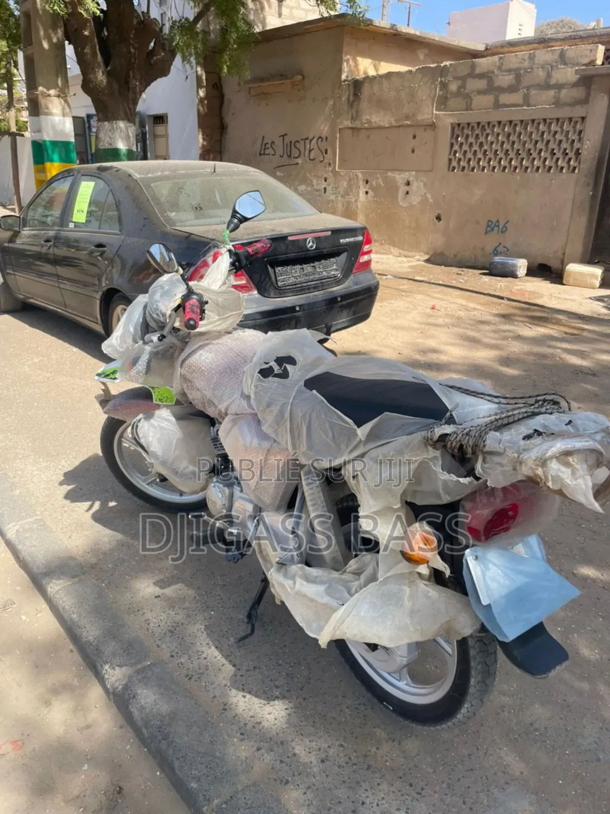 TVS HLX 125 2023 Rouge