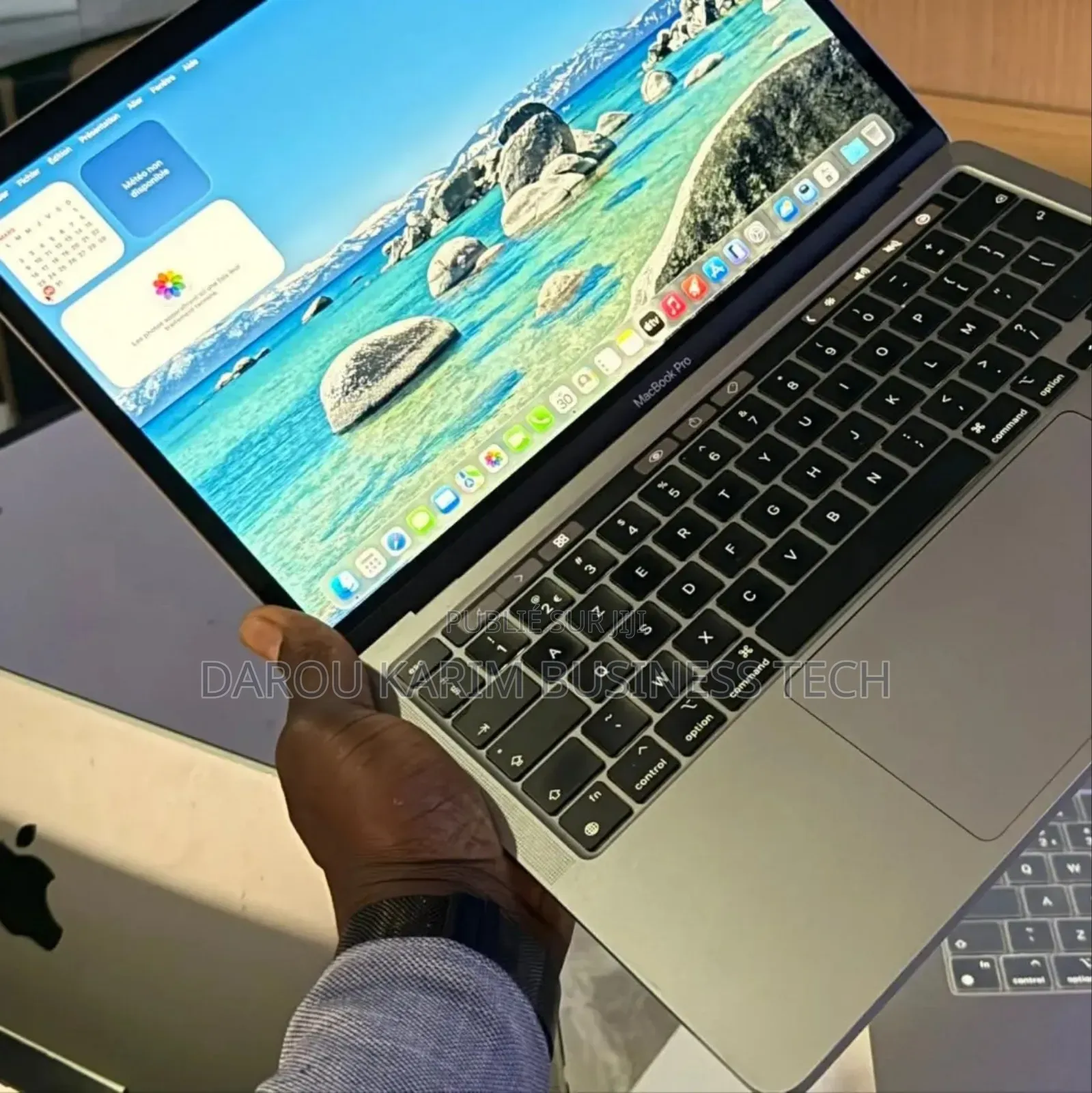 Nouveau Apple MacBook Pro 2022 M2 8GB Apple M2 SSD 256GB