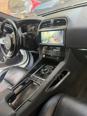 Jaguar F-Pace 2017 Blanc