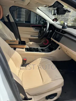 Jaguar XE 2017 Blanc