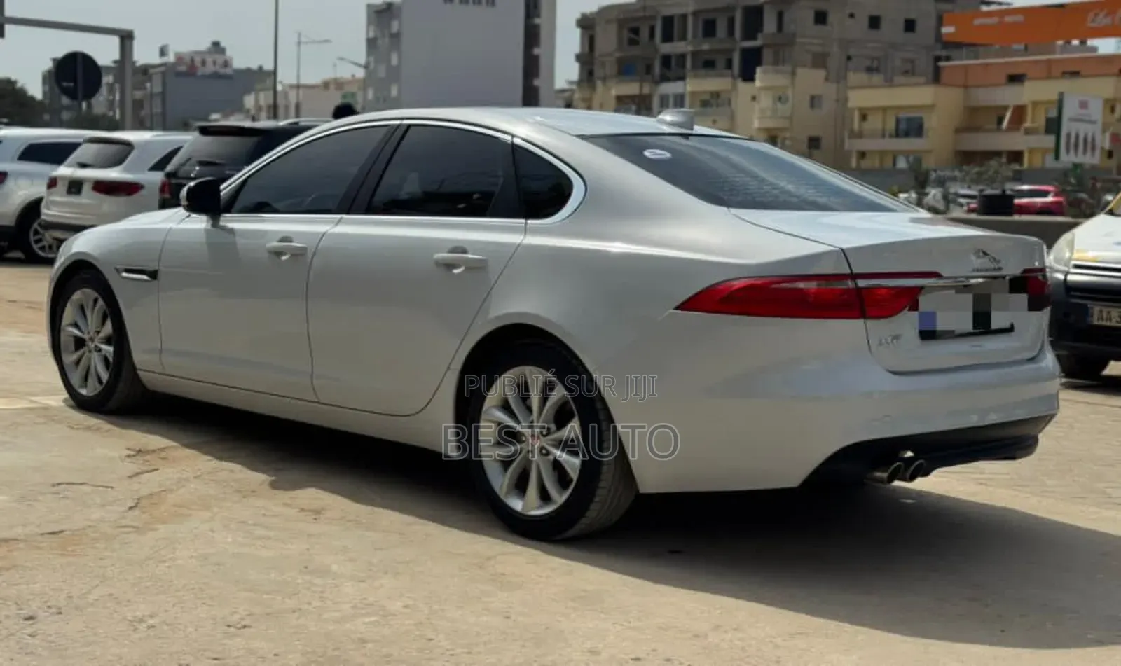 Jaguar XE 2017 Blanc