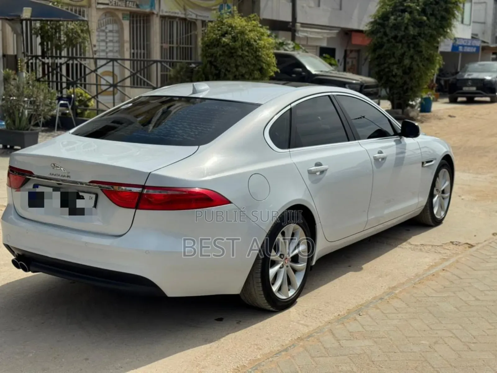 Jaguar XE 2017 Blanc