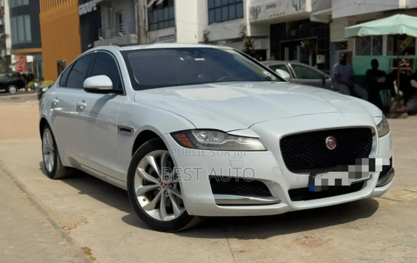 Jaguar XE 2017 Blanc