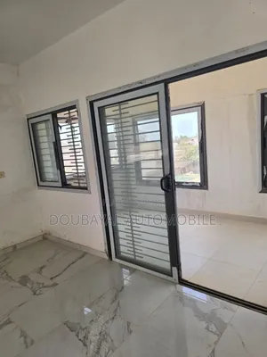 7chbre Villa dans Mbour, Thiès Sud à Vendre