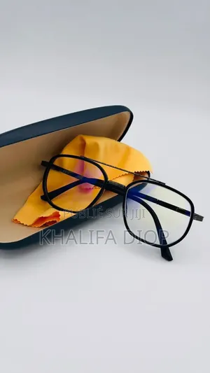Vente De Lunettes Hommes Et Femmes
