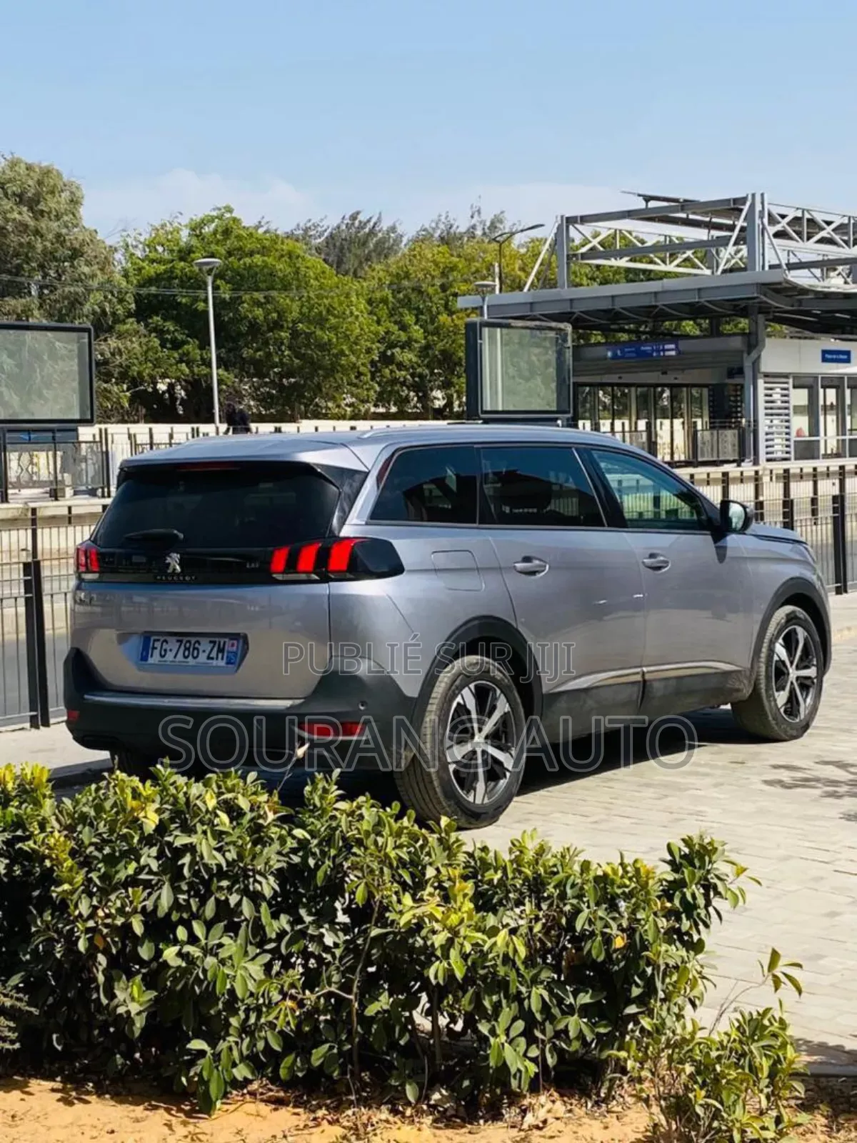 Peugeot 5008 2.0 BlueHDI 2019 Gris
